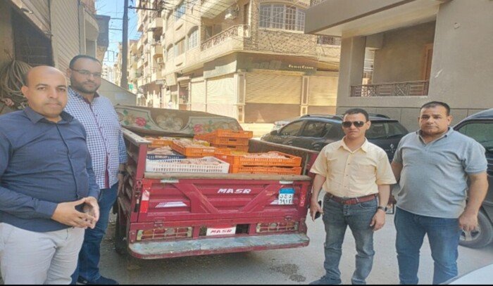 ضبط أكثر من نصف طن دواجن فاسدة داخل مطعم شهير بالفيوم