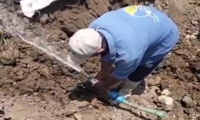 إزالة توصيلات مياه شرب خلسة بطول 630 مترًا بالفيوم