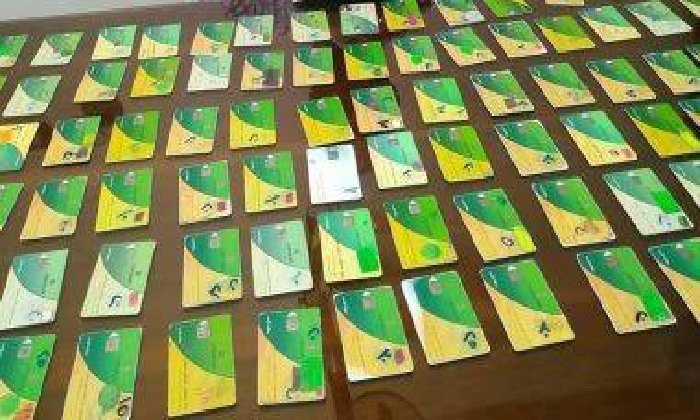 ضبط 520 بطاقة تموينية يستخدمها صاحب مخبز للتلاعب في صرف الخبز بالبحيرة