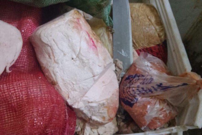 ضبط نصف طن لحوم ودهون حيوانية فاسدة داخل مصنع غير مرخص بالقليوبية