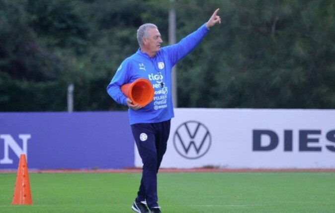 «جاهزون لمنافسة أي منتخب».. مدرب باراجواي يرفع شعار التحدي قبل مواجهة أمريكا في كأس العالم 2026
