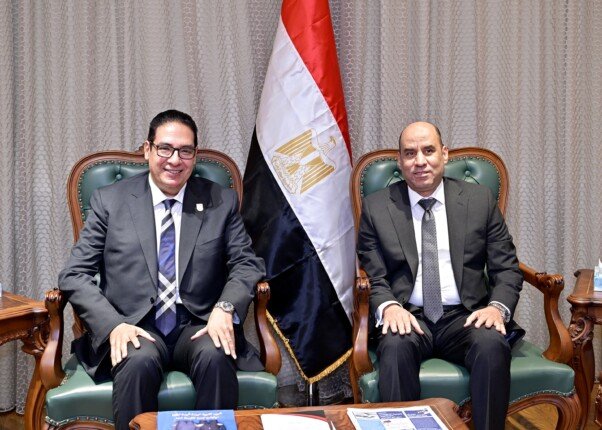 وزير العمل يبحث مع رئيس جامعة القاهرة دعم تشغيل الخريجين وتأهيل الشباب لسوق العمل
