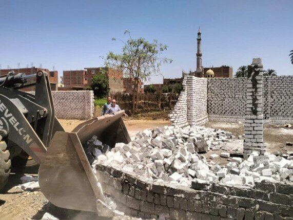 إزالة 9 حالات تعدٍ ورفع 95 طنًا من المخلفات خلال حملات الوحدات المحلية ببني سويف