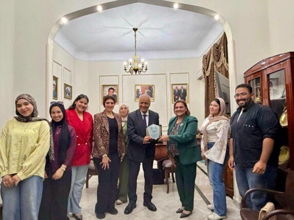 مصطفى بكري يستقبل طلاب «إعلام 6 أكتوبر» ويؤكد: المهنية والمصداقية أساس مواجهة التحديات الرقمية