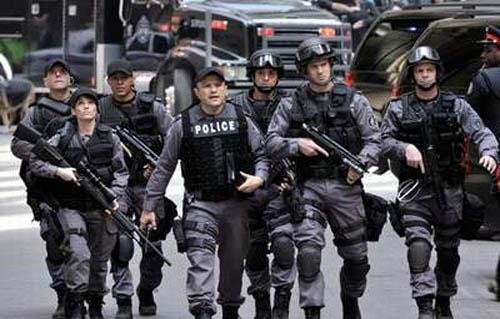 بينهم ظابط شرطة.. 3 قتلى في إطلاق نار بكندا
