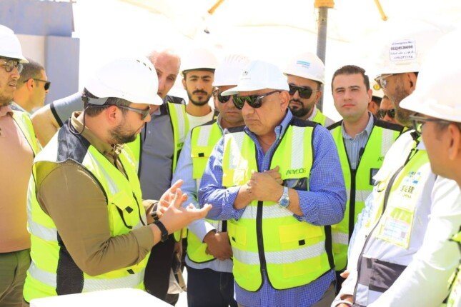 وزير الكهرباء يفتتح تطوير المنصة الرقمية لمجمع بنبان للطاقة الشمسية