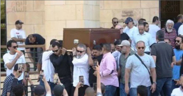 تشييع جثمان الفنان محمد مرزبان من مسجد حسن الشربتلي بالتجمع
