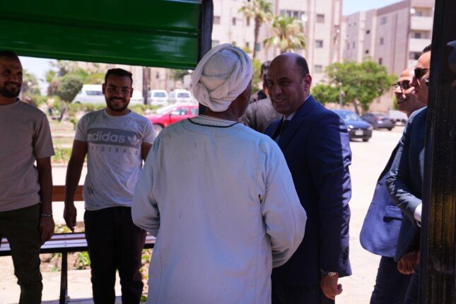 في ميدان ليلة القدر.. وزير العمل يفتتح ساحة انتظار ومظلات لـ«سواعد مصر »