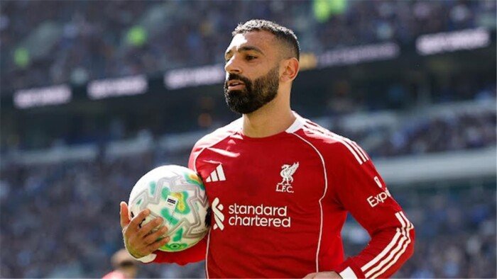 مايكل أوين يفتح الباب أمام عودة محمد صلاح إلى ليفربول ويحدد بديله المثالي