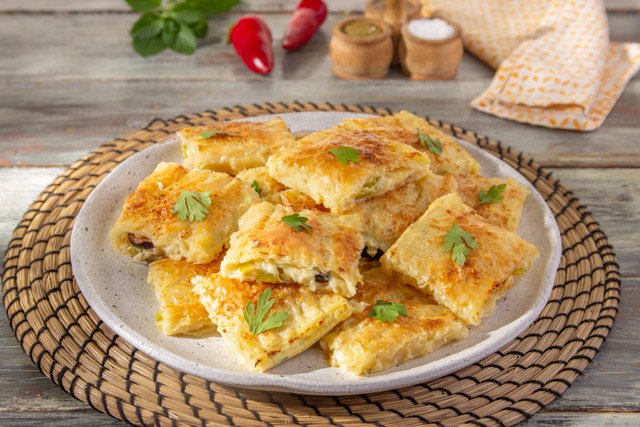خطوة بخطوة.. طريقة عمل الجلاش بالجبنة في المنزل