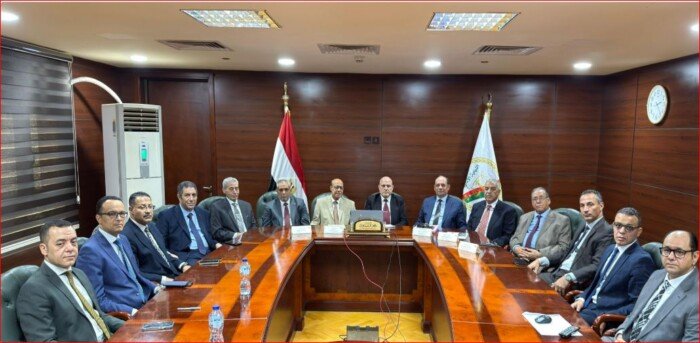 عبر «الفيديو كونفرانس».. رئيس هيئة النيابة الإدارية يفتتح نيابات جديدة بـ 3 محافظات