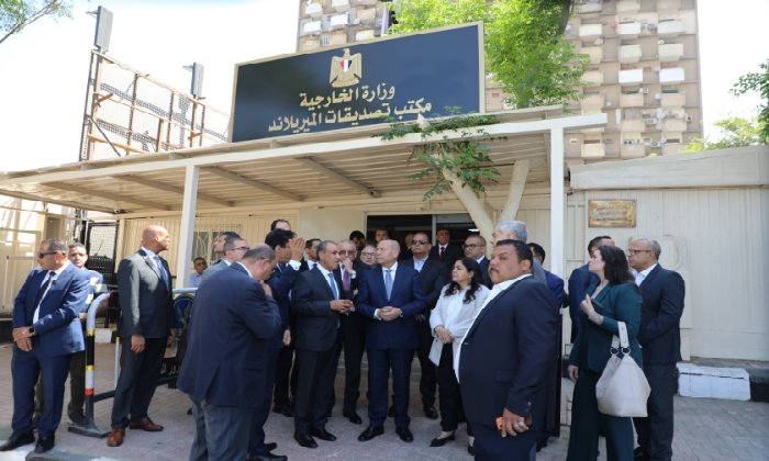 لتعزيز الخدمات القنصلية للمواطنين.. وزير الخارجية ومحافظ القاهرة يفتتحان أعمال تطوير مكتب تصديقات المريلاند