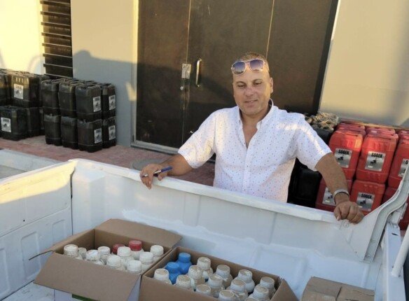 حملة تموينية بمطروح تضبط زيوت سيارات مجهولة المصدر ومبيدات منتهية الصلاحية