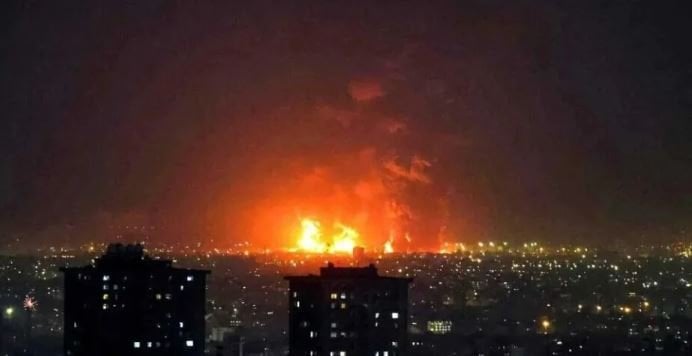 تطور جديد.. 6 انفجارات تدوي في جزيرة قشم الإيرانية