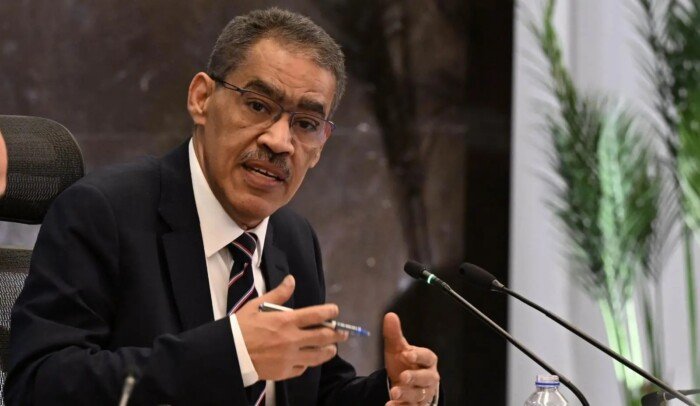 ضياء رشوان ينفي تعيين مستشارين بوزارة الدولة للإعلام