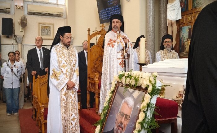 بطريرك الأقباط الكاثوليك يترأس قداس و جناز القمص أنطونيوس غطاس بالاسكندرية بحضور قيادات دينية و تنفيذية