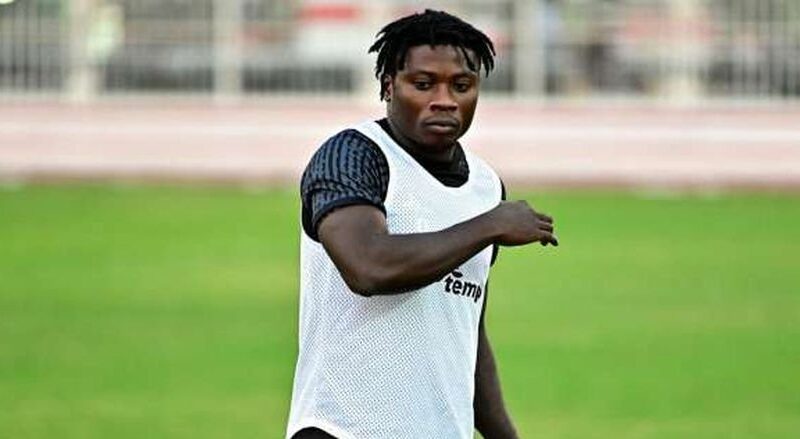 فيفا يرفع قضية سامسون أكينيولا من ملف الزمالك بعد تسوية المستحقات