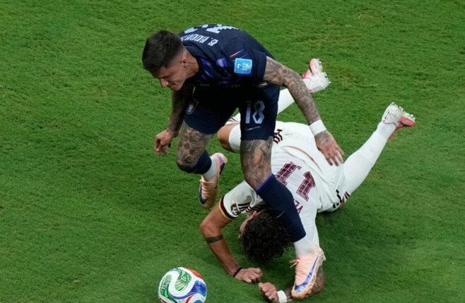 تصرف بطولي يُبهر دي لا فوينتي.. نجم إسبانيا يتحدى كسر الترقوة من أجل كأس العالم