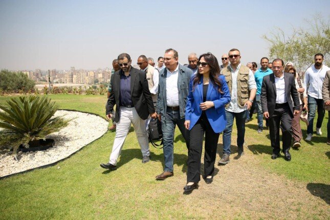 وزيرة الإسكان تتفقد مشروع «حدائق تلال الفسطاط» وتعقد اجتماعًا مع الشركات المنفذة| صور