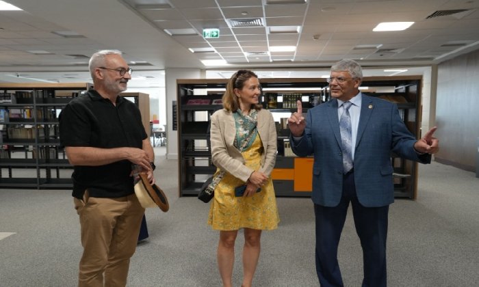 ​الجامعة المصرية اليابانية تبحث آليات التعاون الأكاديمي والبحثي مع نظيرتها أورليانز الفرنسية