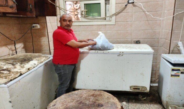 إعدام 215 كيلو مواد غذائية غير صالحة للاستهلاك الآدمي خلال حملة تموينية بمطروح