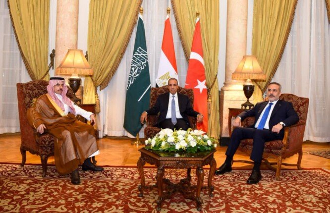 لقاء مصري سعودي تركي لبحث المستجدات الإقليمية