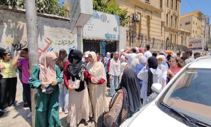 بين الارتياح والقلق.. انطباعات طلاب الثانوية العامة عقب انتهاء امتحان اللغة العربية بالإسكندرية