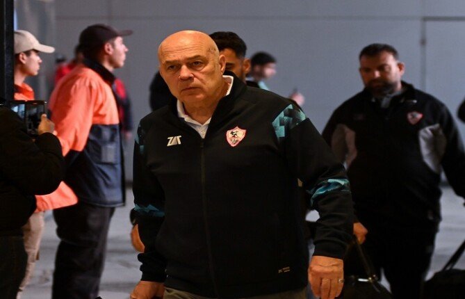 رسميًا.. الزمالك يغلق ملفي كريستيان جروس وشارلروا لدى «فيفا»