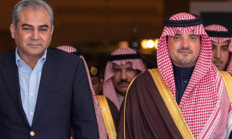 مصادر العربية: وزير داخلية باكستان يصل إلى السعودية لإجراء محادثات بشأن تطورات المنطقة