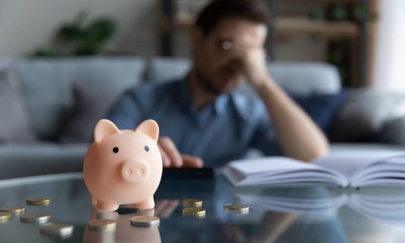 Five important reasons why people earning high salaries still feel financially squeezed