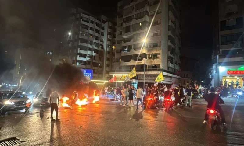 احتجاجات شعبية في لبنان بعد توقيع الاتفاق مع “إسرائيل”