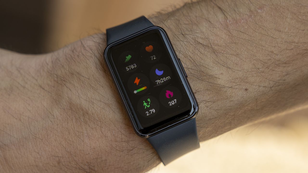 Fitness trackers are back — hot on the heels of the Google Fitbit Air, Samsung is reportedly launching a new Galaxy Fit