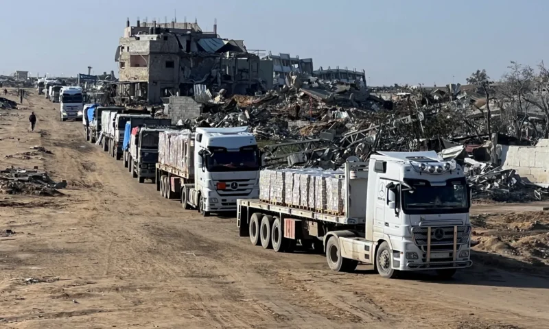 أغلق جميع المعابر.. الاحتلال يمنع دخول المساعدات الإنسانية إلى غزة
