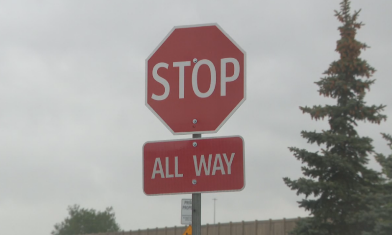 New 4-way stop removed after causing traffic nightmare in Maple Crest neighbourhood