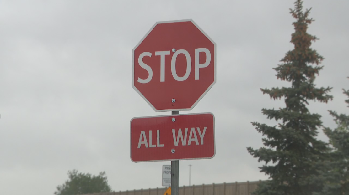 New 4-way stop removed after causing traffic nightmare in Maple Crest neighbourhood