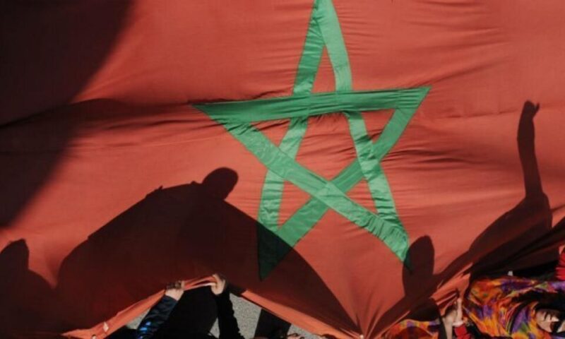 المغرب يعيد العمل بتوقيت غرينتش ويلغي إضافة ساعة للتوقيت الأصلي