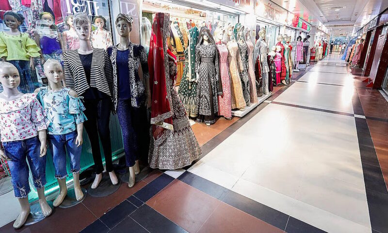 Shopping malls, markets to remain open until 7pm