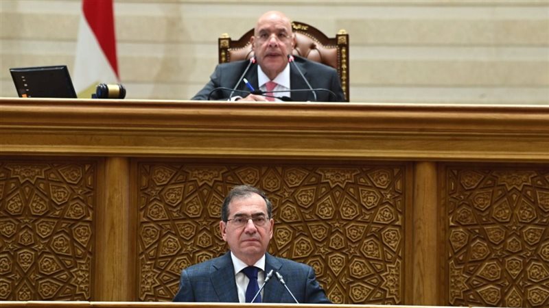النواب يقر قانونين للتنقيب عن البترول والغاز