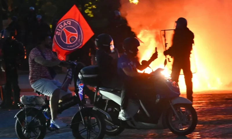France says nearly 900 arrested in Champions League final riots