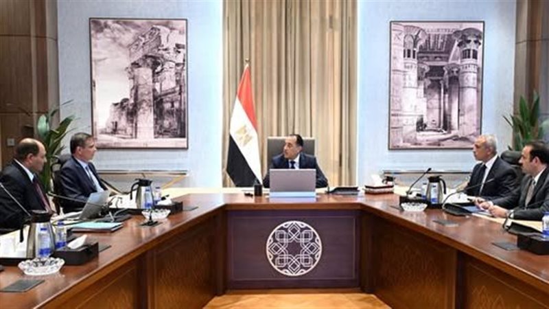 رئيس الوزراء يعقد اجتماعا لبحث التوسع في إنشاء محطات ثروة حيوانية حديثة