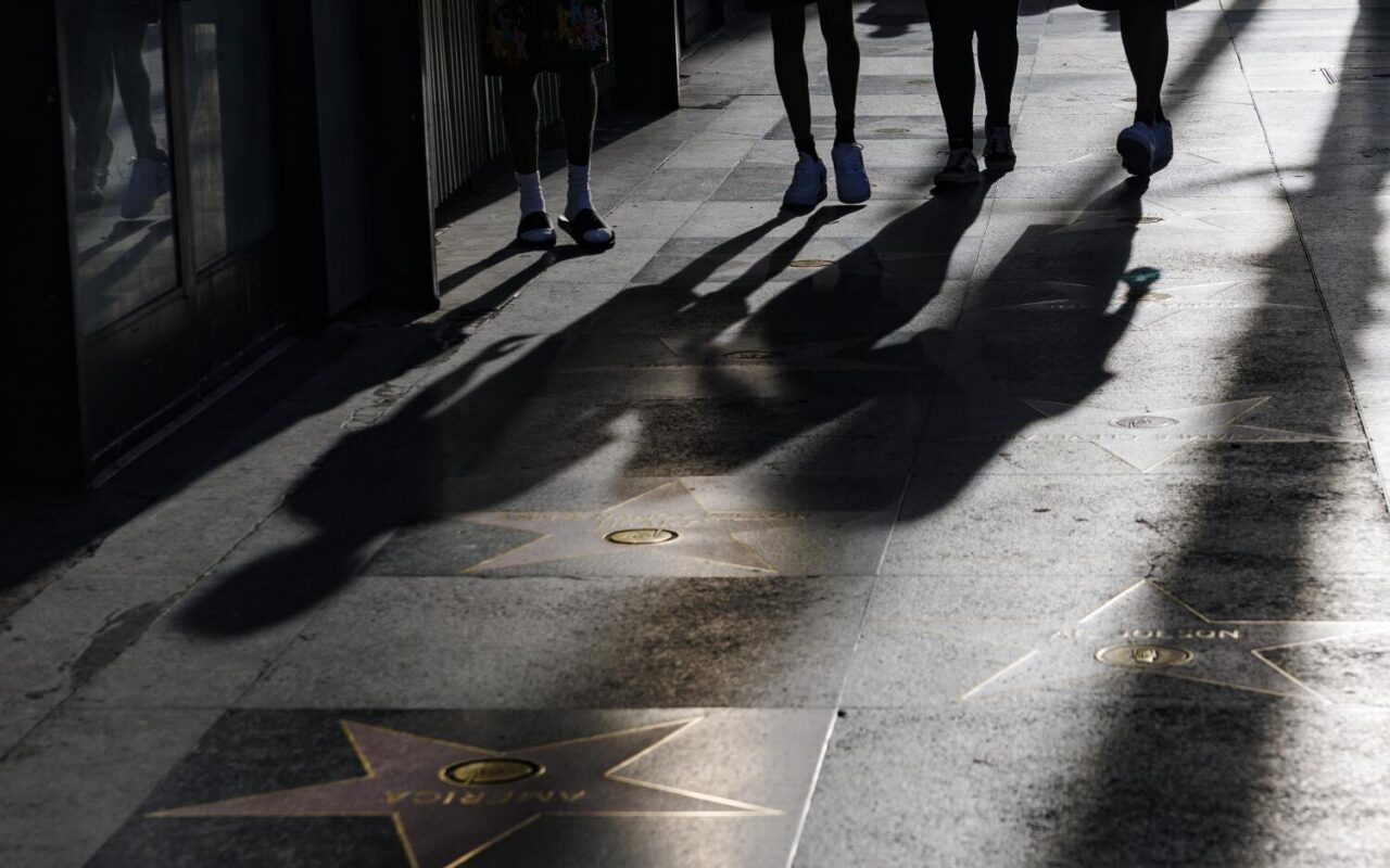 Dog owner charged with murder in beating, stabbing death on Hollywood Walk of Fame