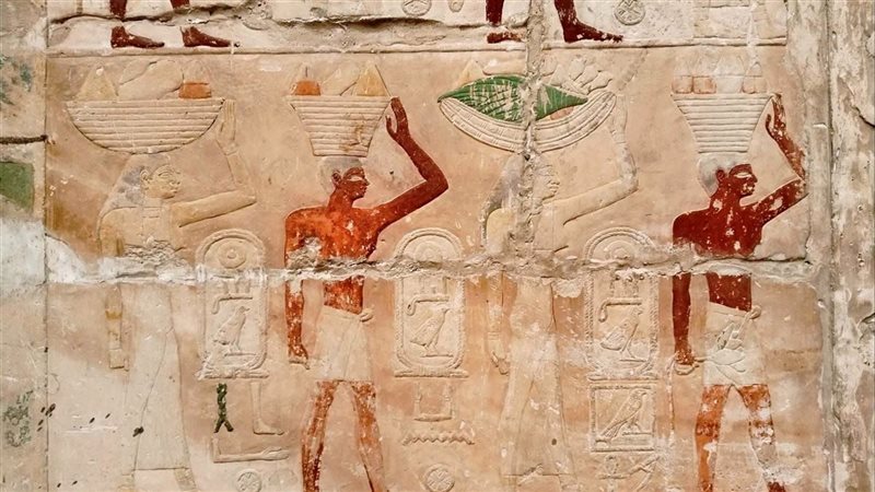 سر النقوش الفرعونية المحيرة، لماذا يظهر الوجه جانبيا والعين أمامية؟