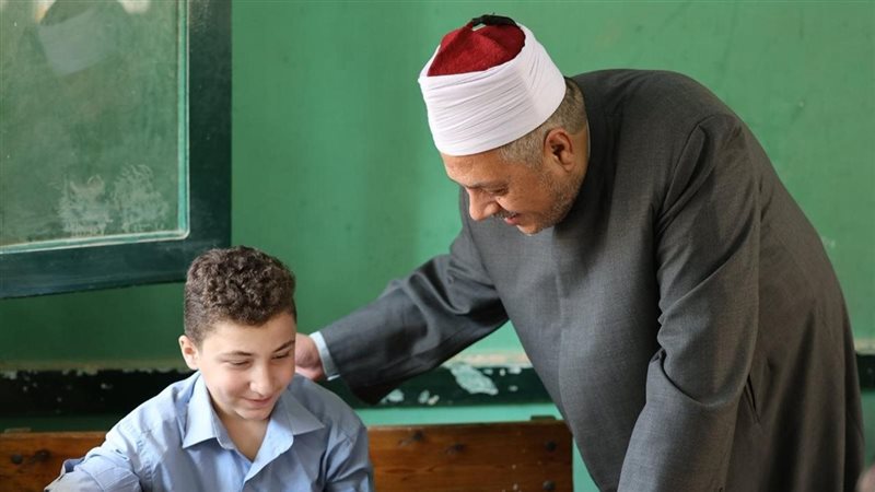 اليوم، امتحان اللغة “الإنجليزية” لطلاب القسم العلمي للثانوية الأزهرية