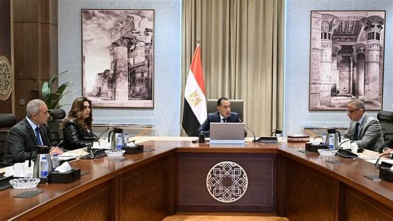 رئيس الوزراء يستعرض موقف تنفيذ مشروعات الخطة الاستثمارية لمحافظة الجيزة