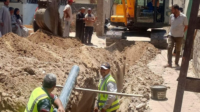 الانتهاء من أعمال إحلال وتجديد خط مياه السعديين بمركز فاقوس