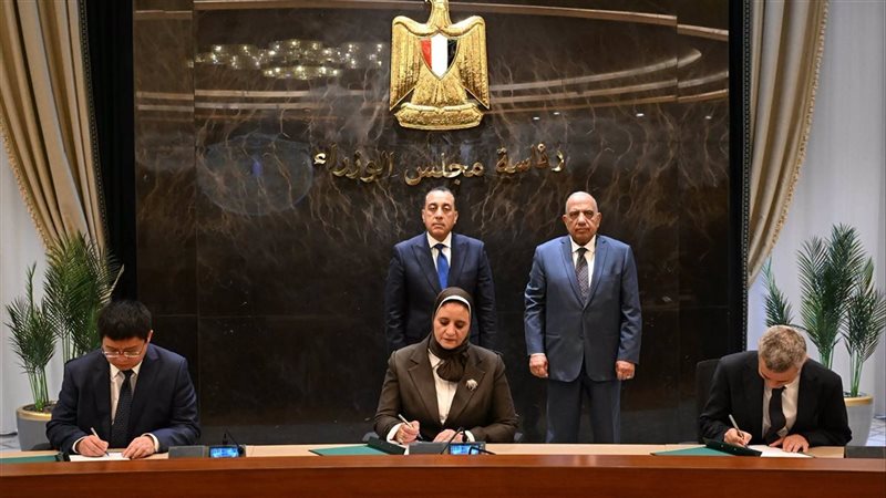 رئيس الوزراء يشهد توقيع مذكرة تفاهم لإنشاء أول مصنع لتوربينات الرياح
