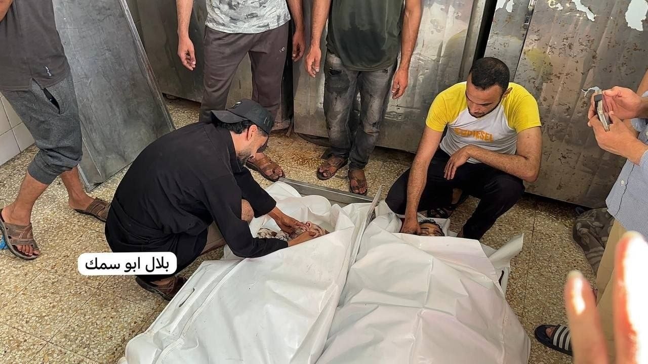غزة: استشهاد شقيقين بغارة إسرائيلية في المغازي.. وقوات الاحتلال تفرج عن 5 أسرى