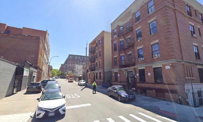 Two teens stabbed during NYC robbery attempt