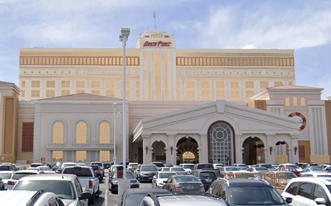Teen girl arrested for allegedly stabbing 3 horses at Las Vegas national barrel racing event
