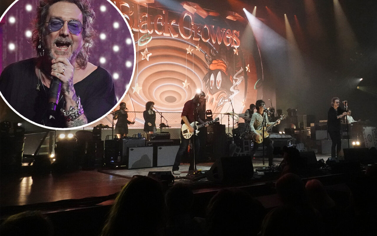 Black Crowes singer Chris Robinson booed after mocking Florida fans’ ‘USA’ chant